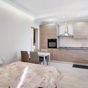 Casa Tiziano Parking Gratis 15 Minuti A Piedi Apartamento